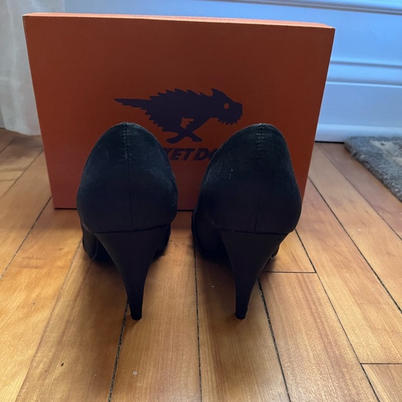 Rocket Dog Thai Silk Pumps - Picture 3 of 4